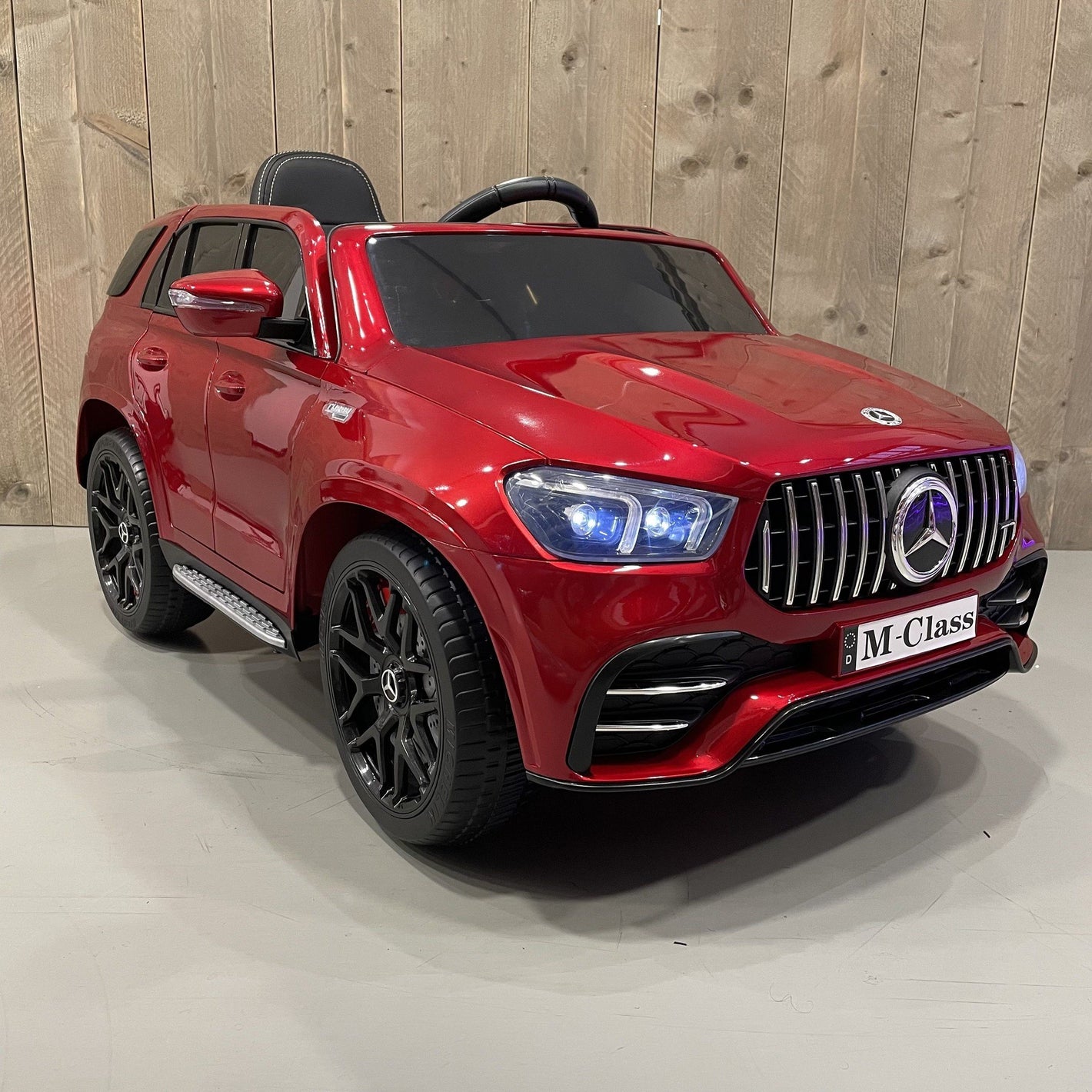 Mercedes M-klasse Rood
